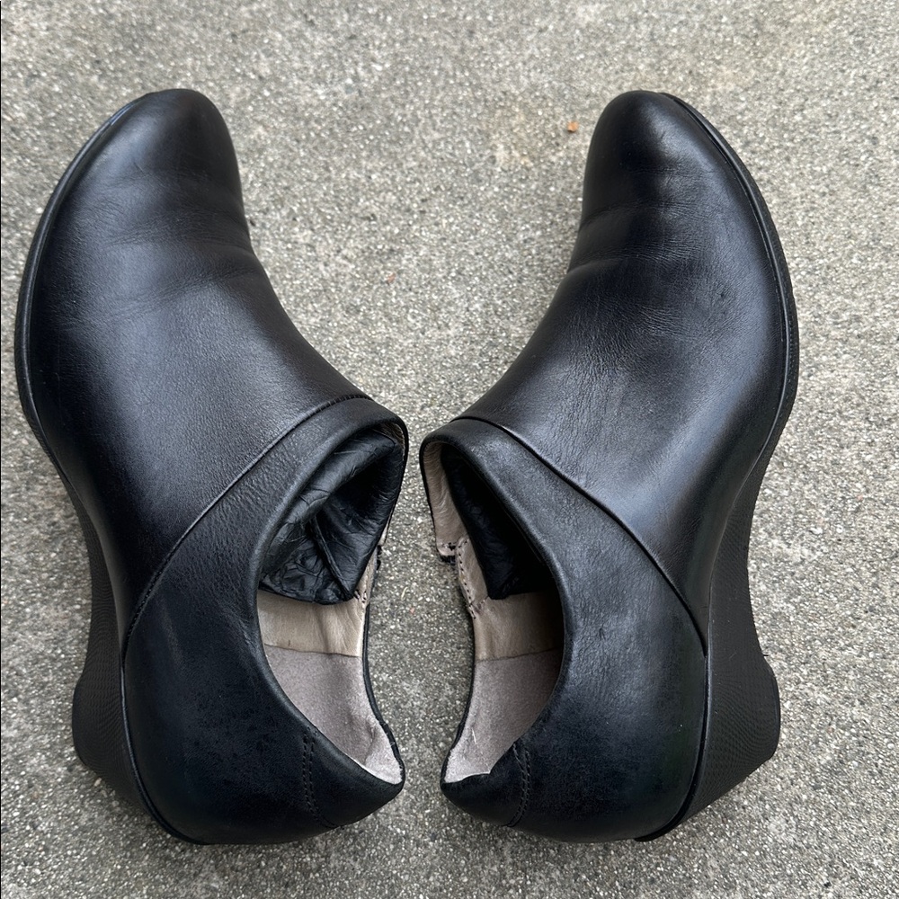 ECCO | Women’s 38 Black Leather Low Wedge Ankle Comfort Bootie